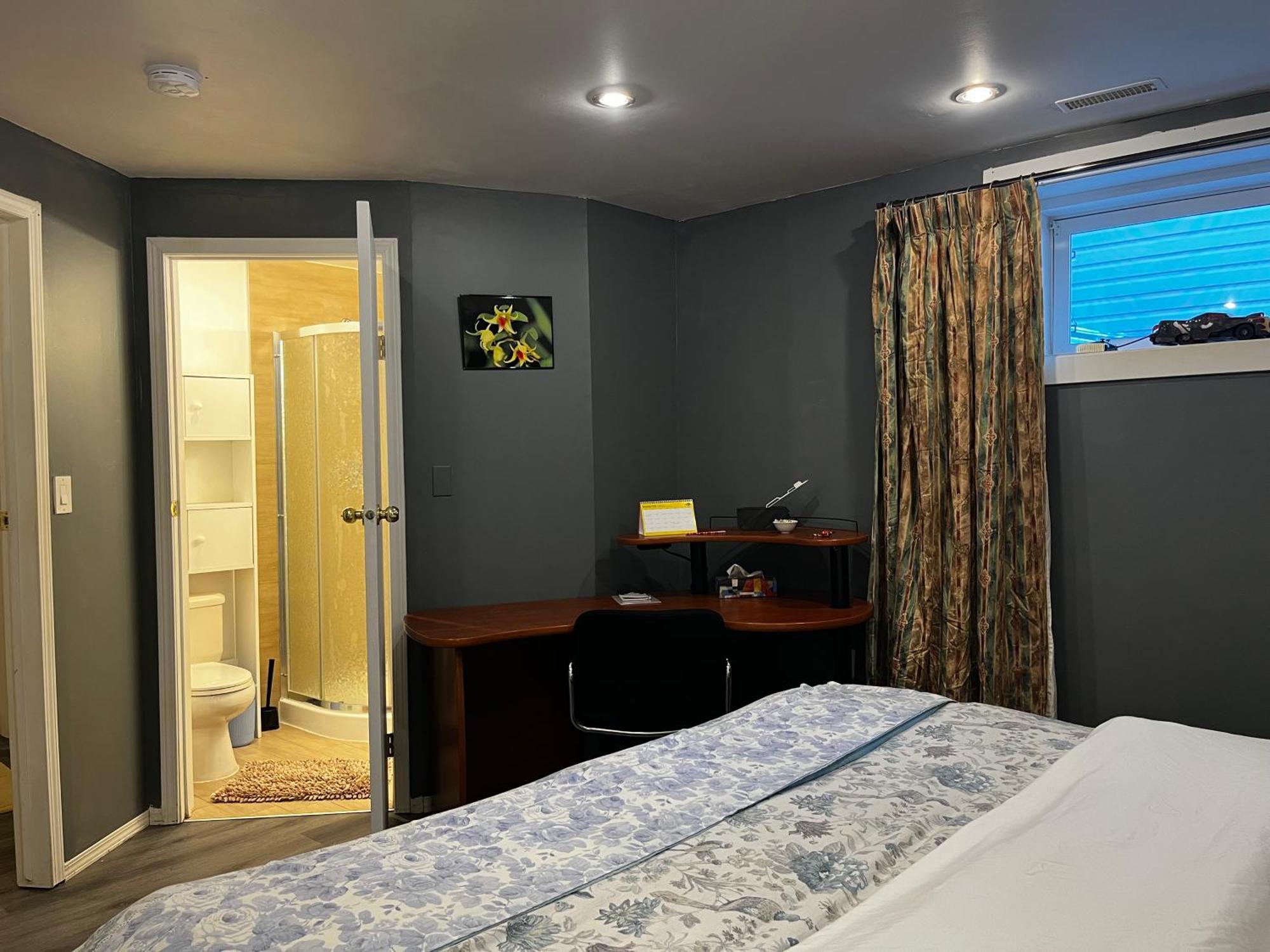 Hidden Valley New Basement Suite With Private Bathroom! Calgary Exterior photo