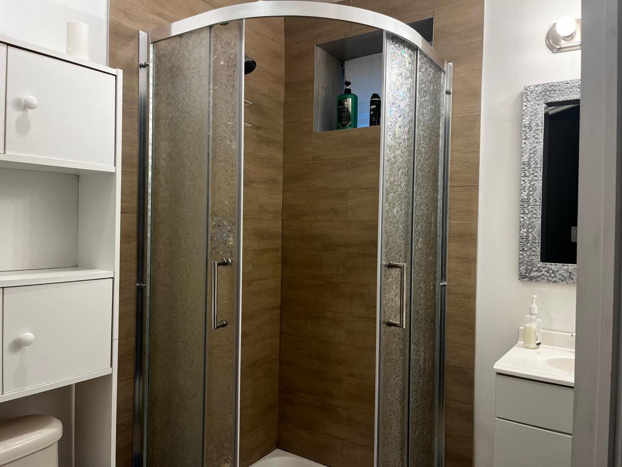 Hidden Valley New Basement Suite With Private Bathroom! Calgary Exterior photo